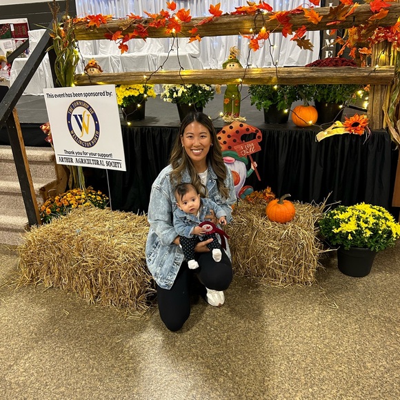 Meet your Posher, Farrah - Picture 1 of 1